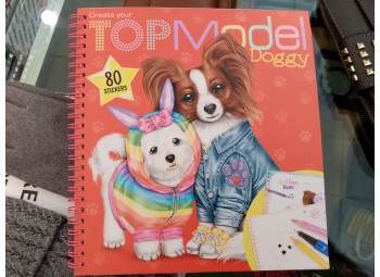 TOP MODEL - DOGGY
